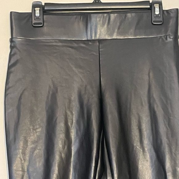 Loft Black Faux Leather Leggings size MP “high rise legging petite” inseam 25” - Picture 2 of 9